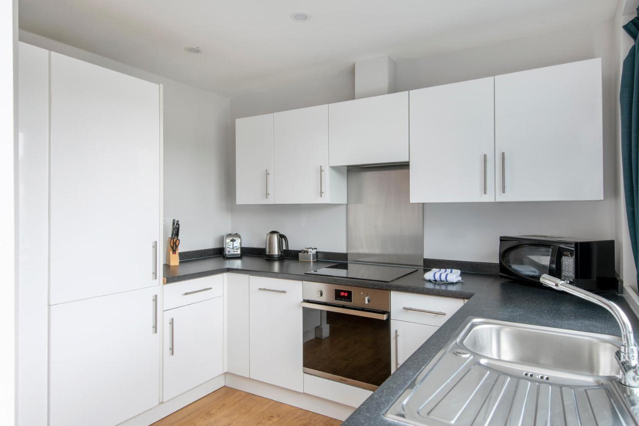 פארנבורו Hq Aparthotel Farnborough מראה חיצוני תמונה