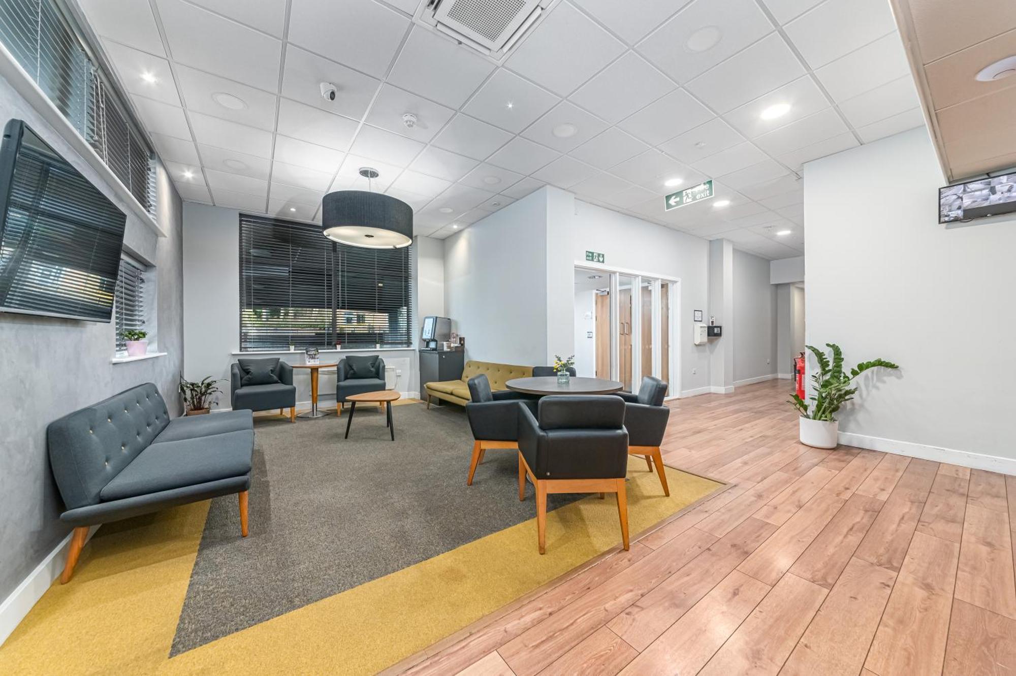 פארנבורו Hq Aparthotel Farnborough מראה חיצוני תמונה