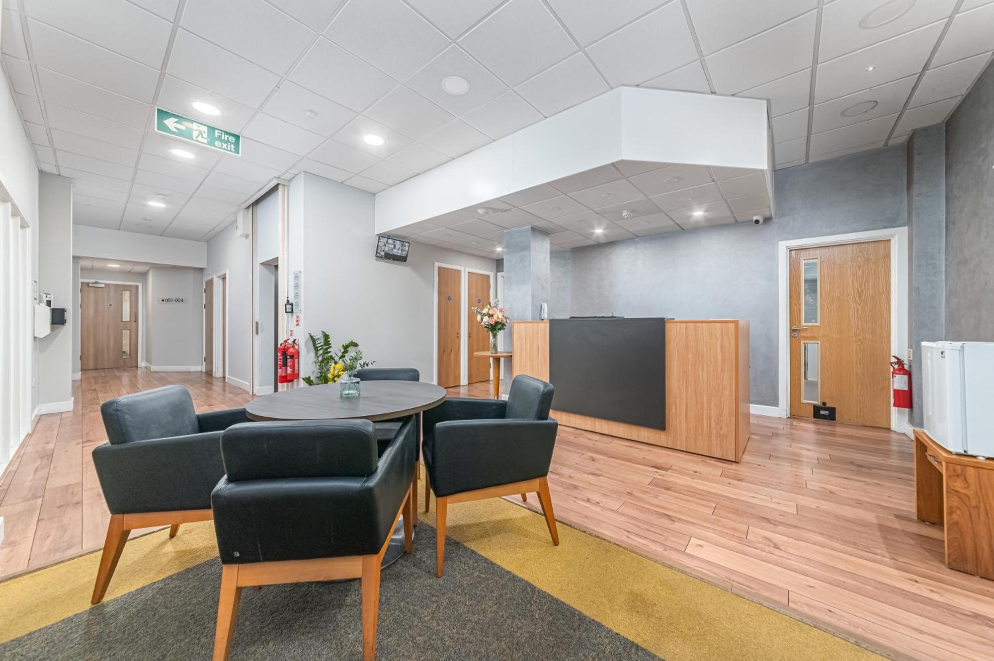 פארנבורו Hq Aparthotel Farnborough מראה חיצוני תמונה