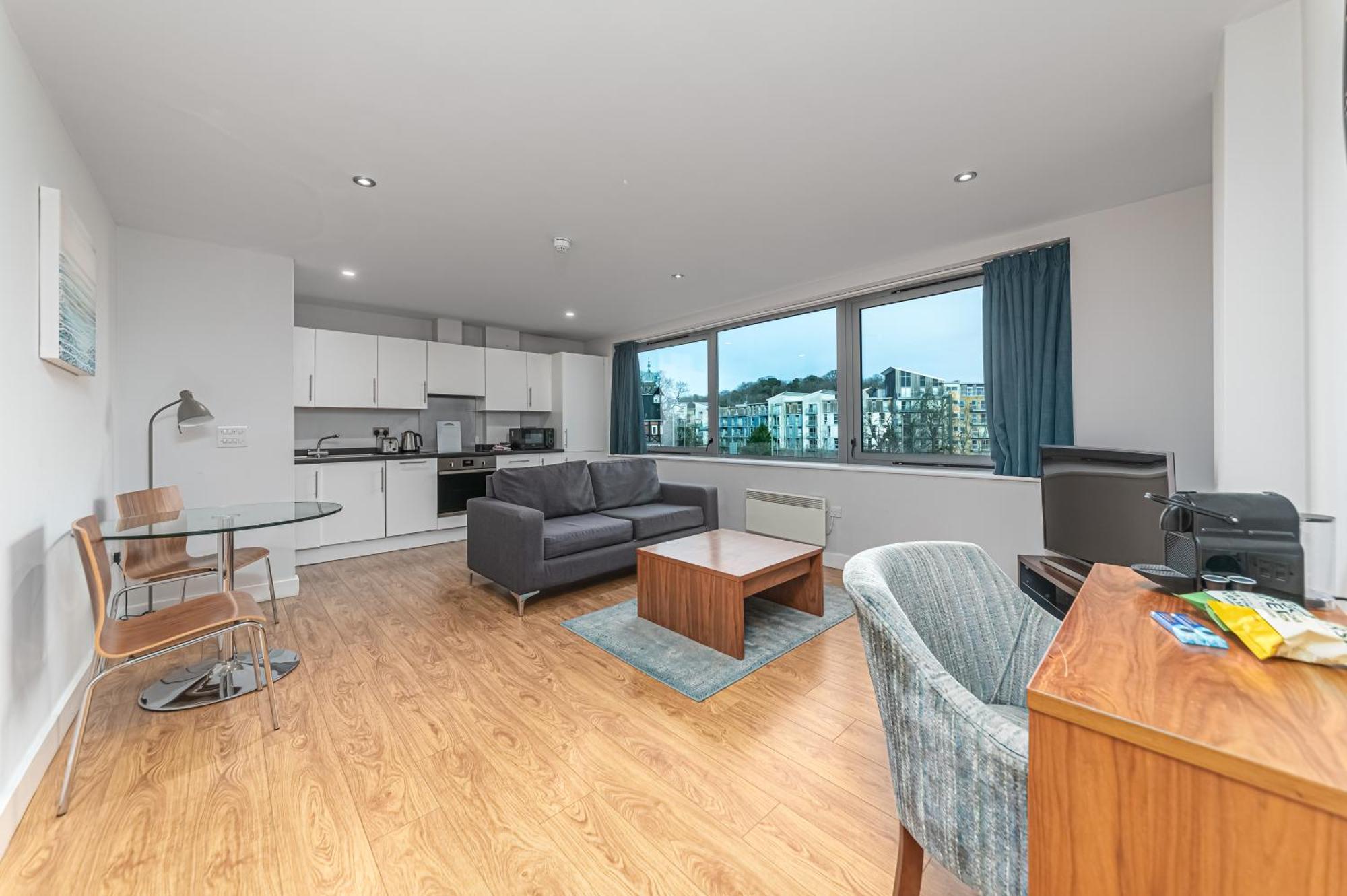 פארנבורו Hq Aparthotel Farnborough מראה חיצוני תמונה
