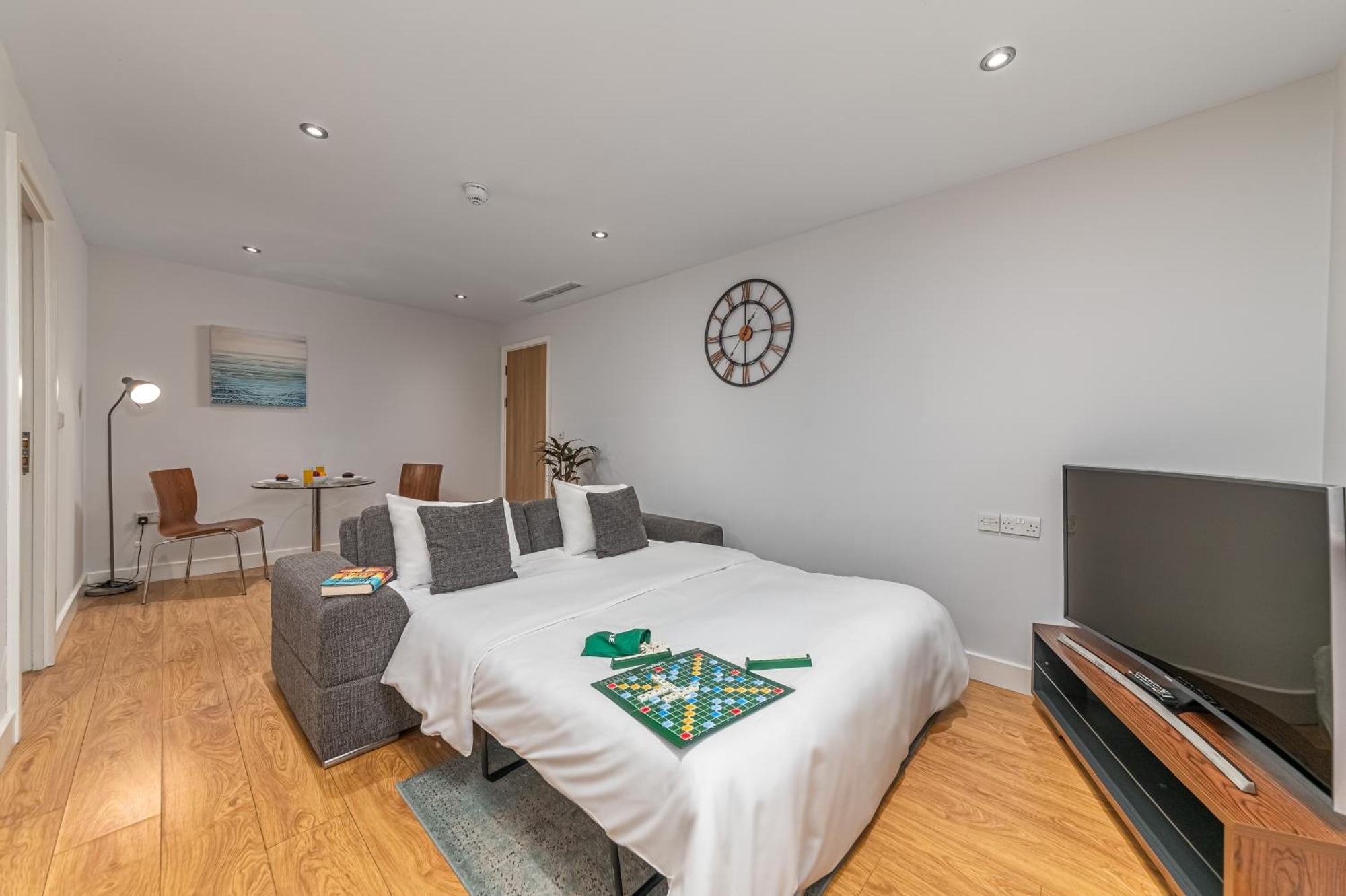פארנבורו Hq Aparthotel Farnborough מראה חיצוני תמונה
