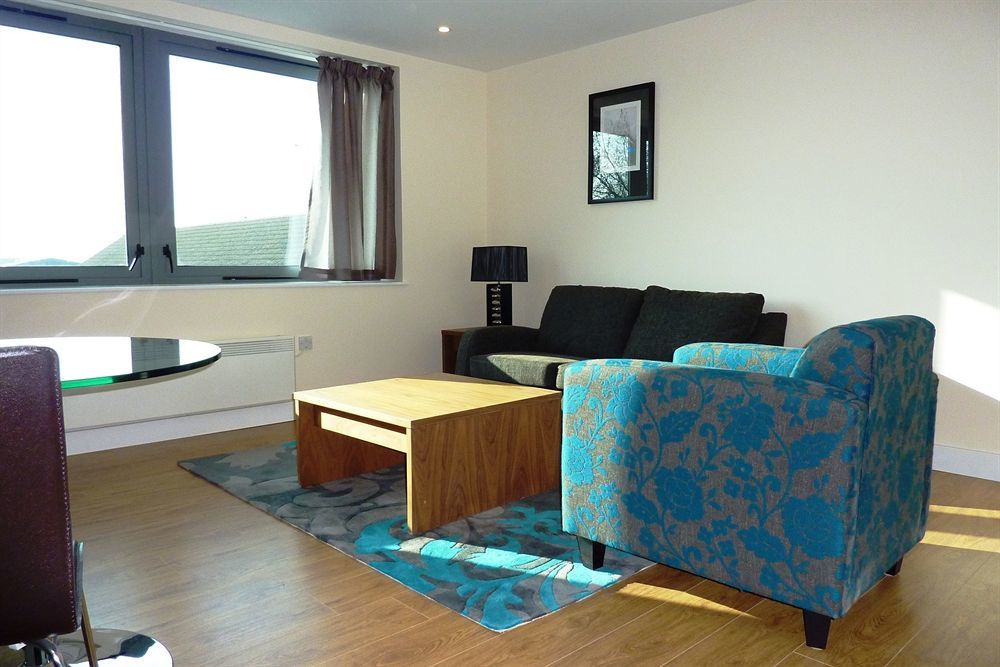 פארנבורו Hq Aparthotel Farnborough מראה חיצוני תמונה