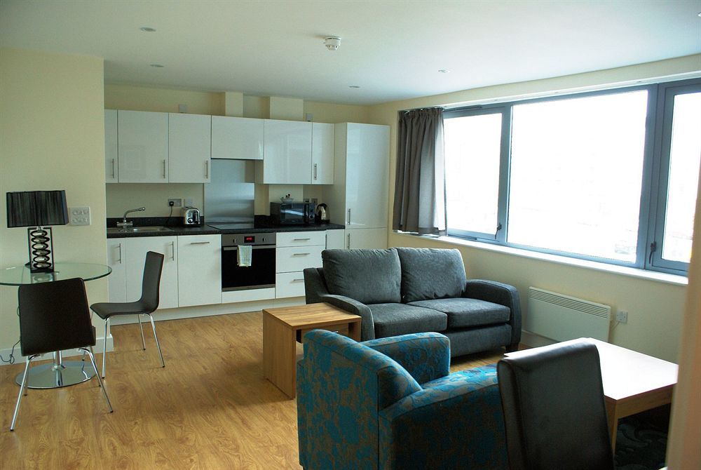 פארנבורו Hq Aparthotel Farnborough מראה חיצוני תמונה